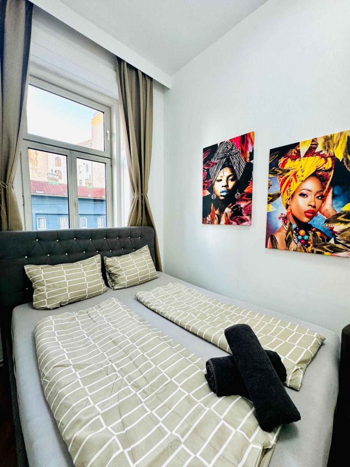 Cozy 9Br Shared Apartment, Only 12Min Walk To Augarten ウィーン エクステリア 写真