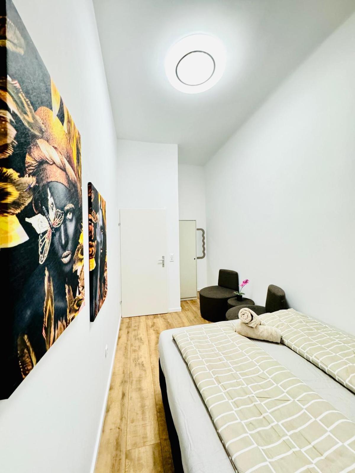 Cozy 9Br Shared Apartment, Only 12Min Walk To Augarten ウィーン エクステリア 写真